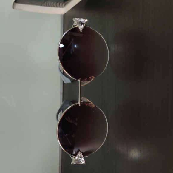 Gorgeous Authentic FENDI women sunglasses with crystals on the side - Picture 3 of 14